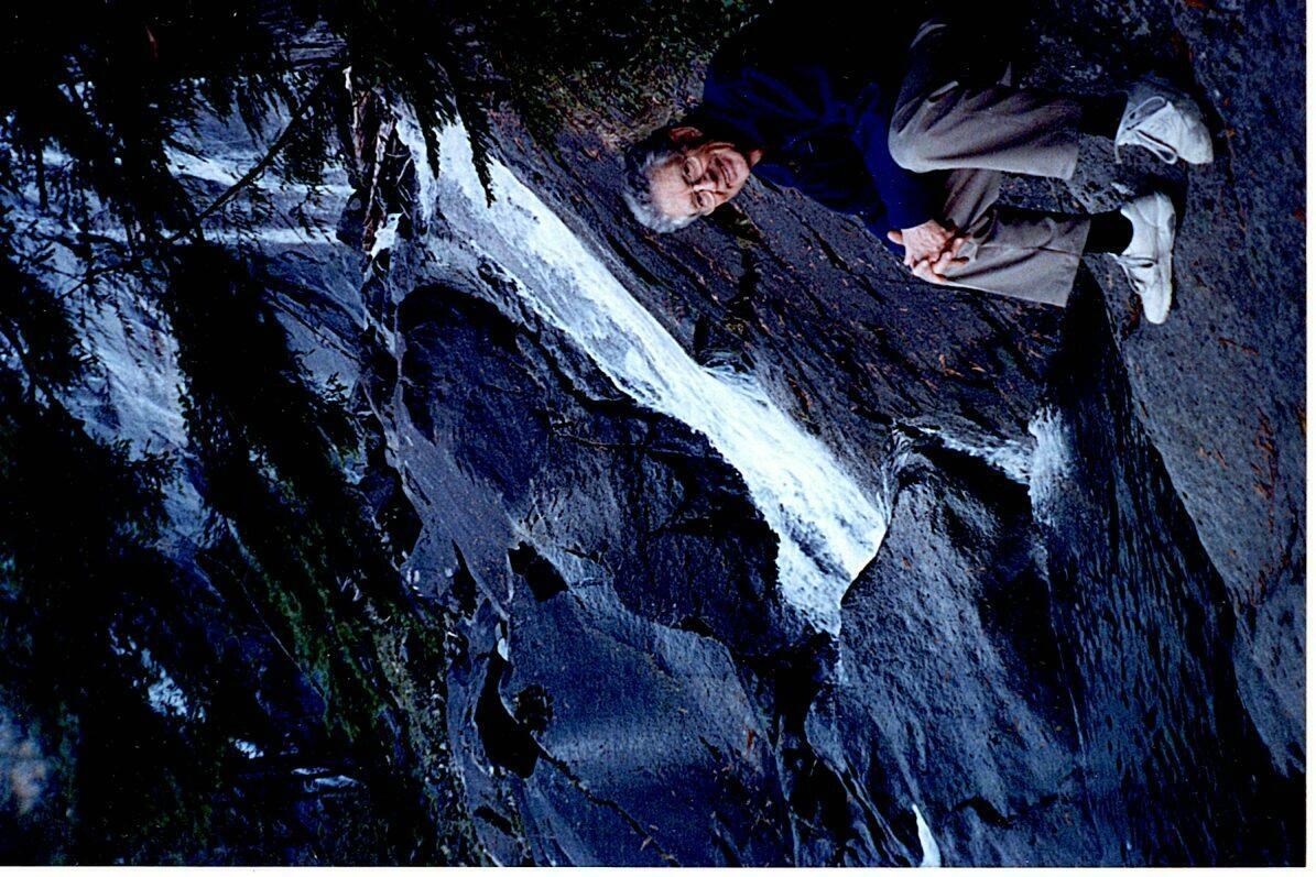 Obituary of Dr. John Davis Hicks