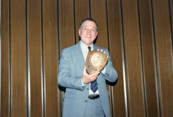 Obituary of Earl Robert Shoemaker