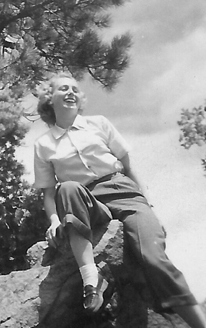 Obituary of Erna Mimi Sarrazin