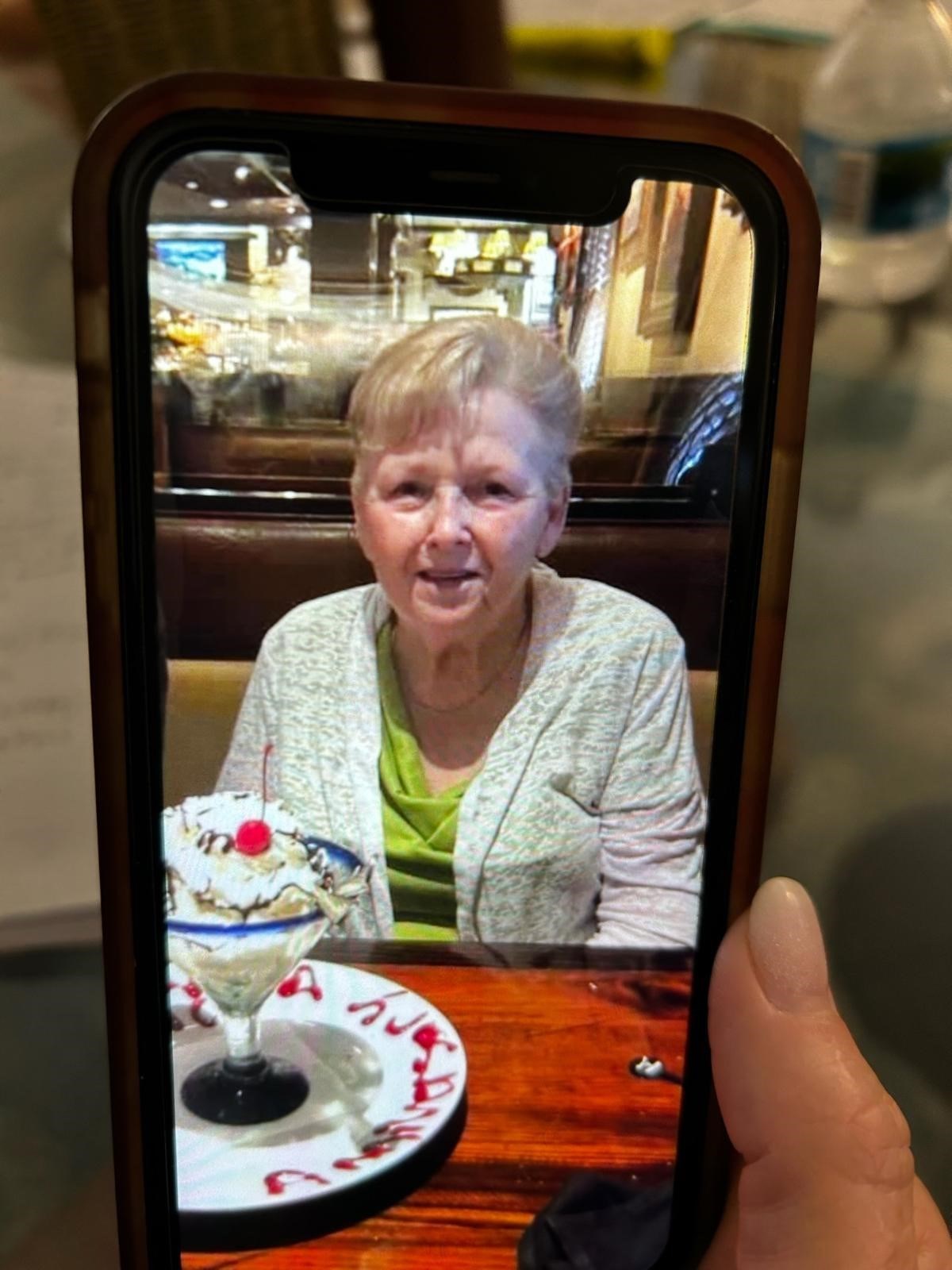 Obituary of Lynne R. Cox