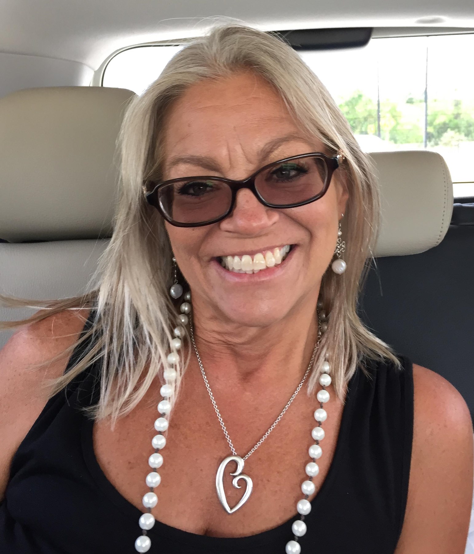 Earthman Funeral Home   Baytown Obituaries - zo7a23q
