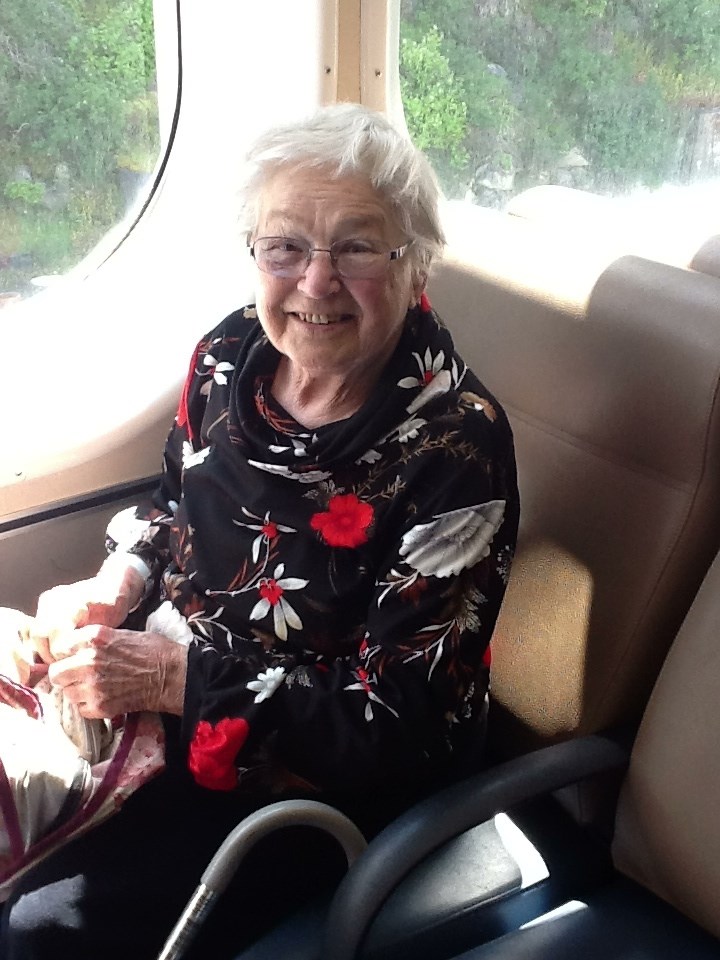 Obituary of Madeline Jean (Luton) Murray