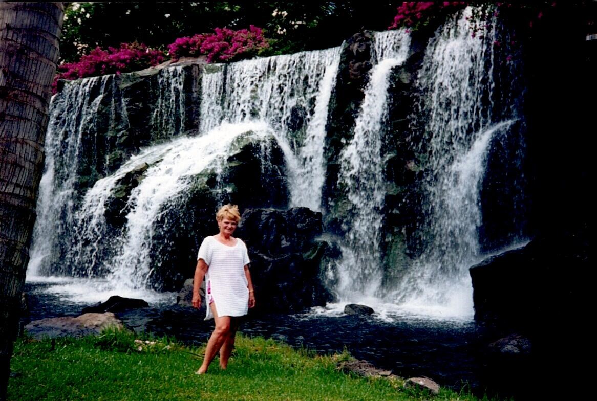 Obituary of Eleanor Jeanette Ovak