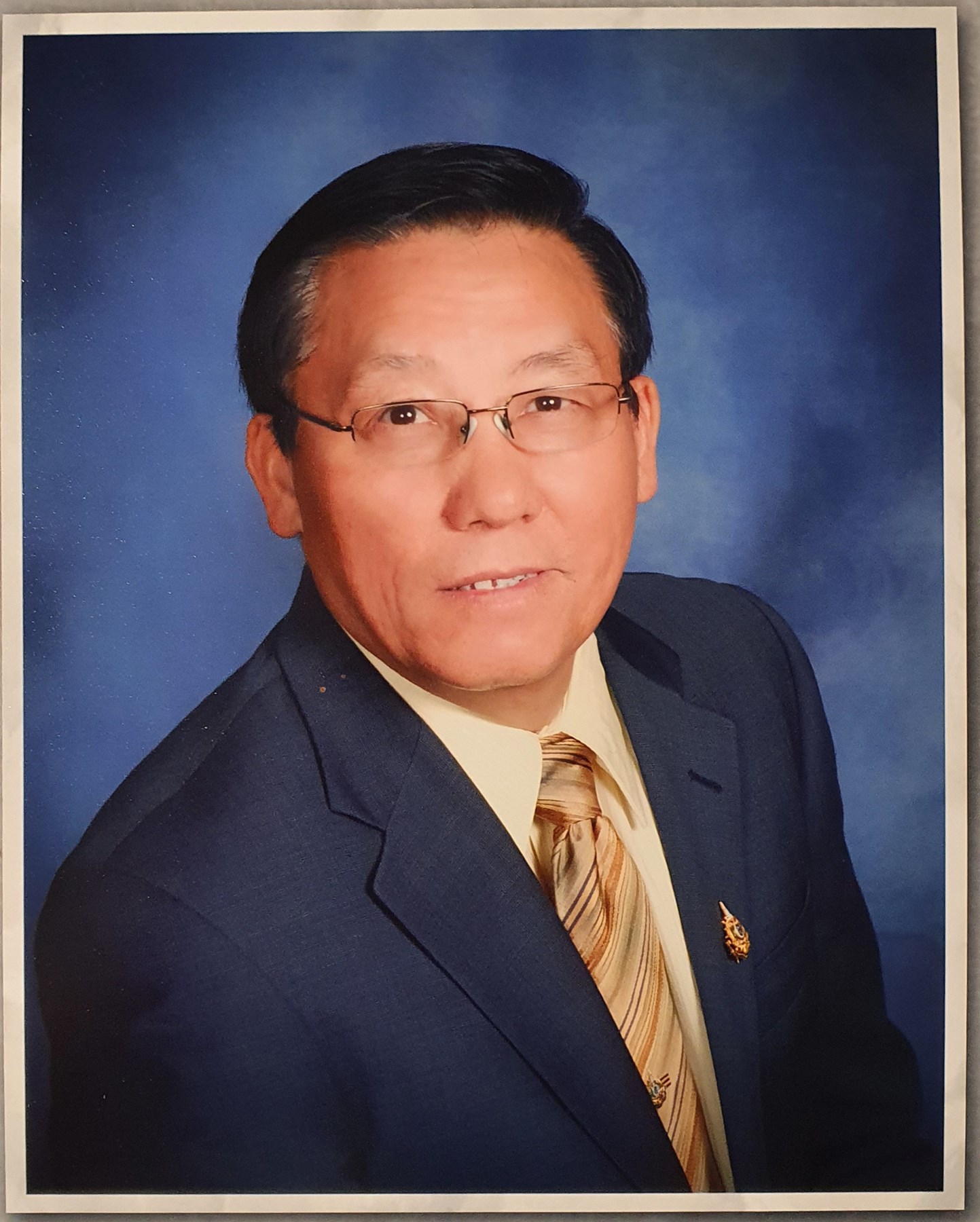 Obituary of Raymond Vang