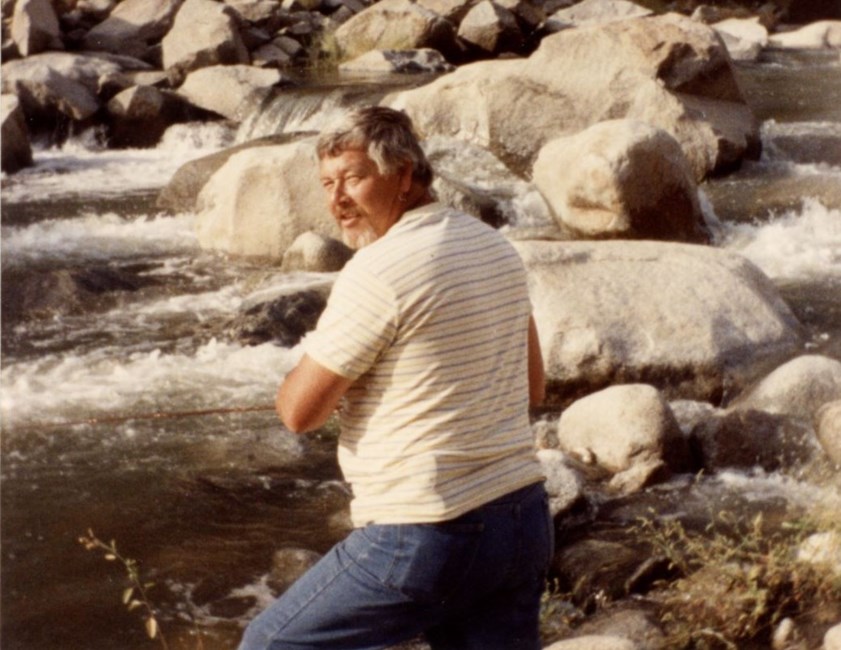 Avis de décès de John E. West