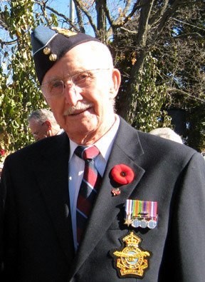 Obituario de John Hall