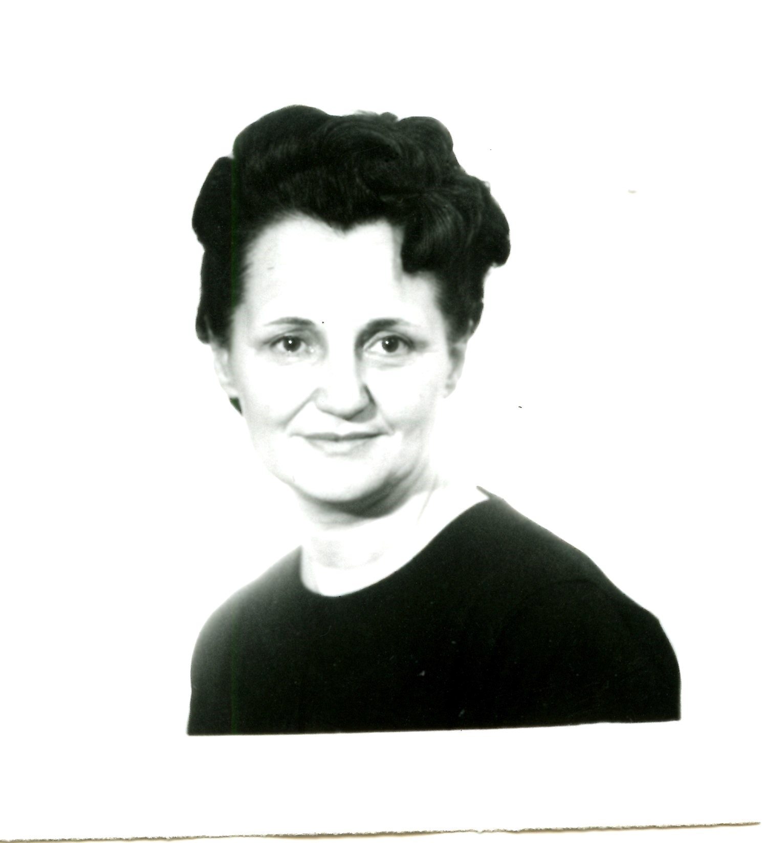 Obituary of Yvonne Jeanne Lewis