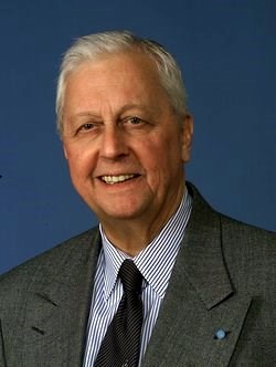 Obituary of Robert W. Farquhar