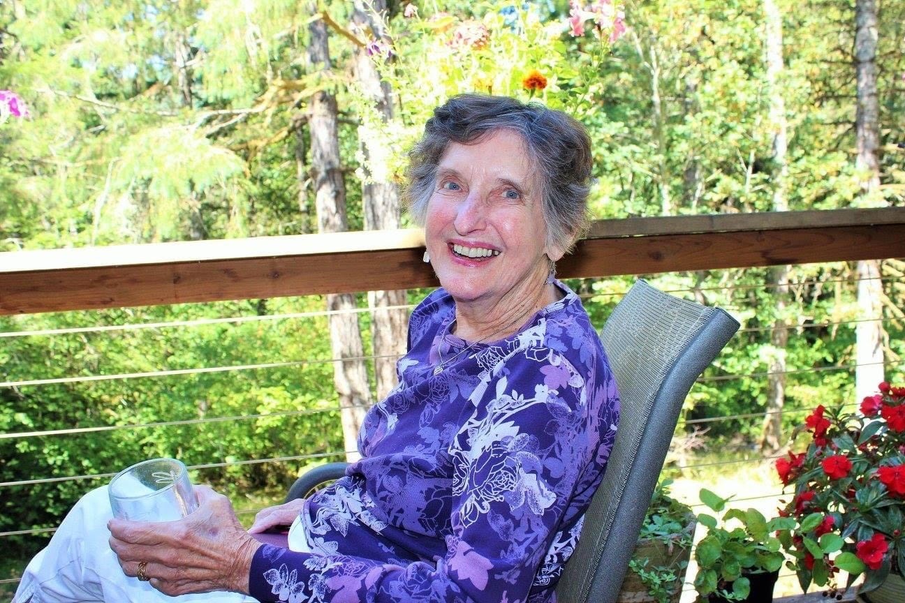 Obituary of Genelle Maddux