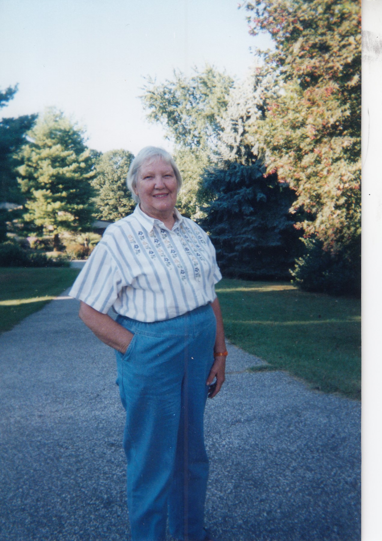 Obituary of Evelyn Maddox Apichella