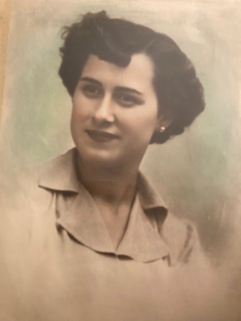 Obituary of Maria Virtudes Escobar