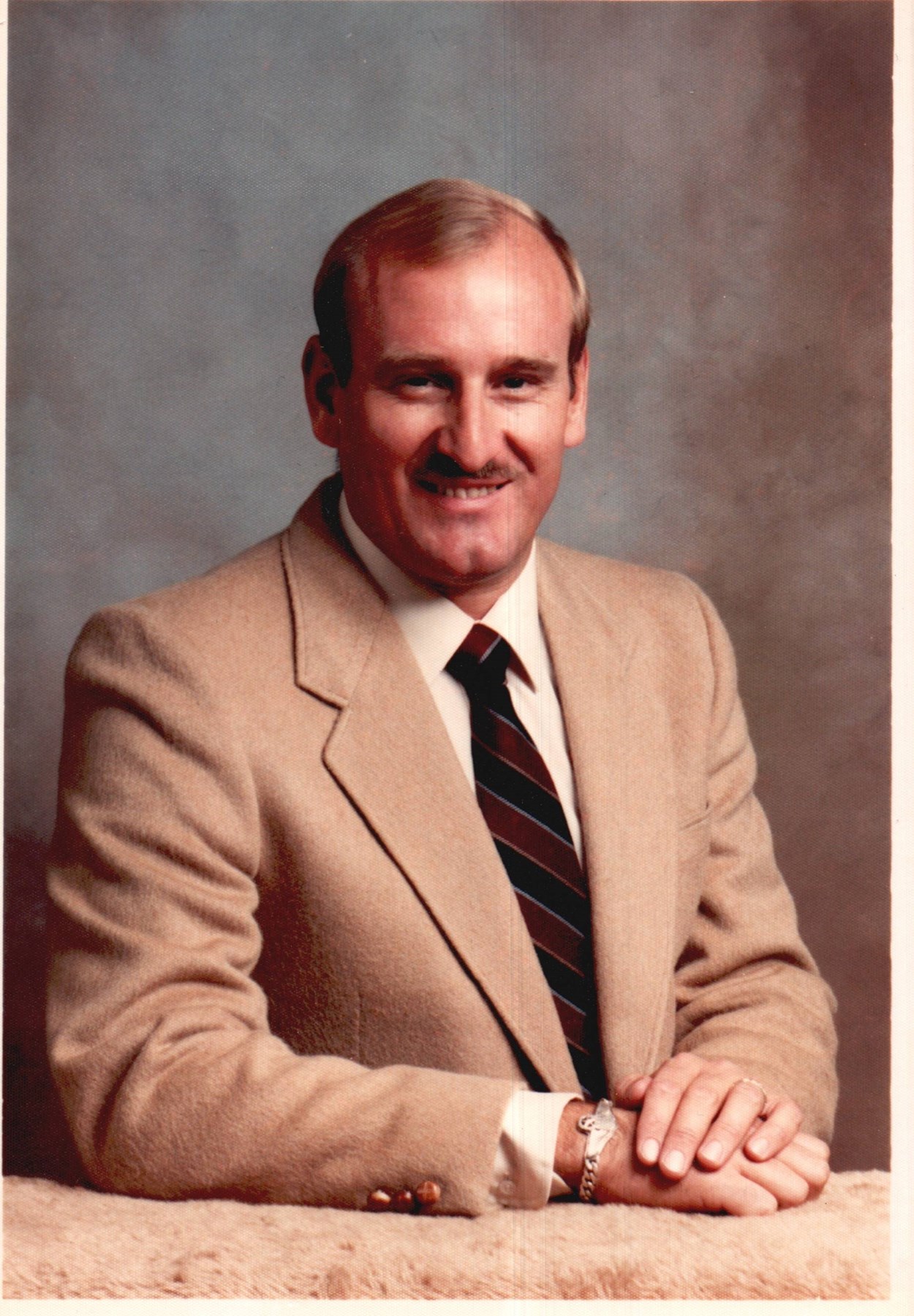 Obituario de Leslie "Roger" Roger Tompkins