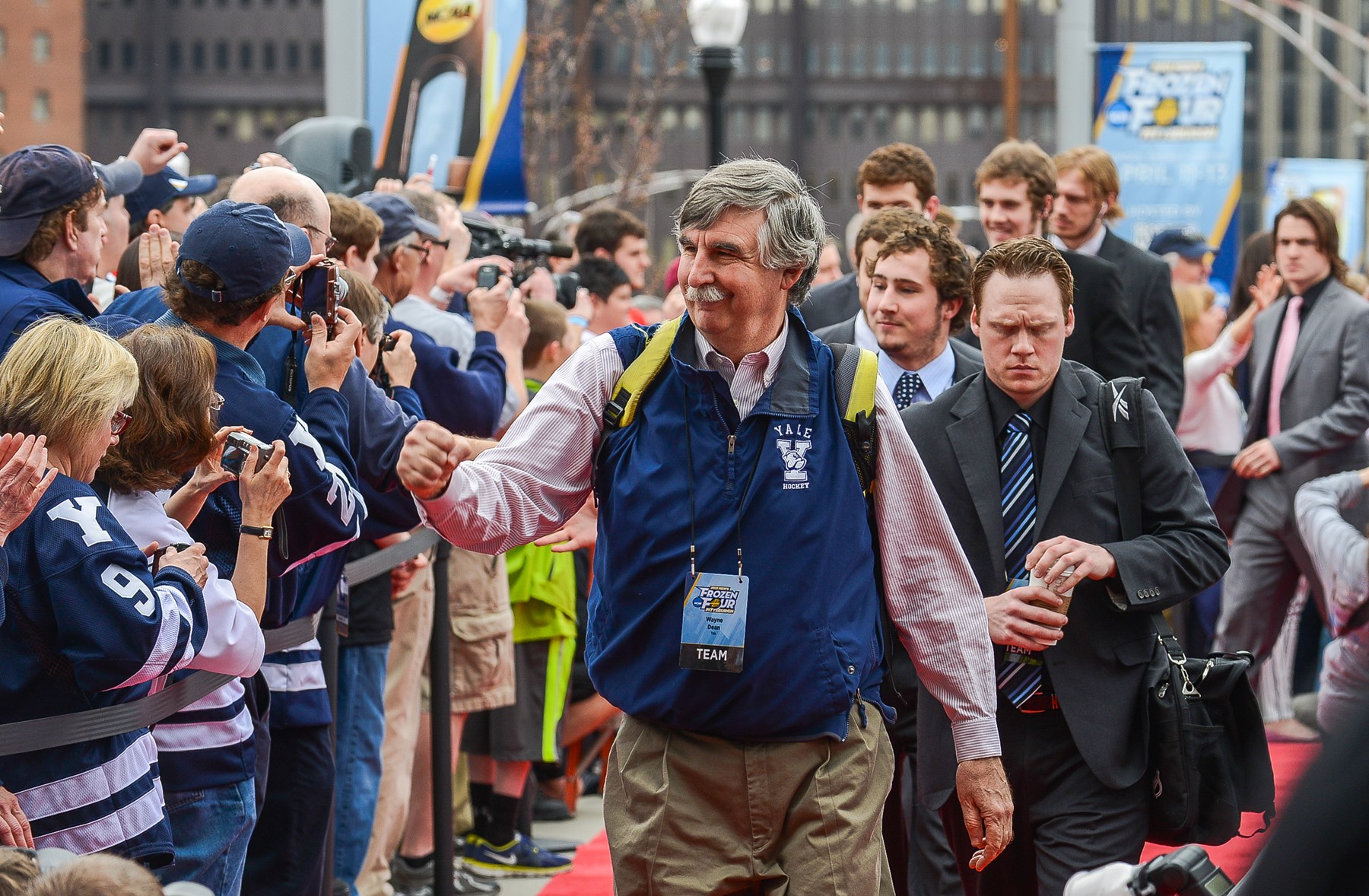 Obituary of Wayne E. Dean