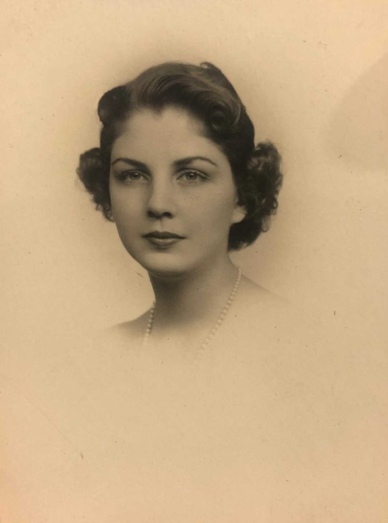 Obituary of Carmen M. Kohly