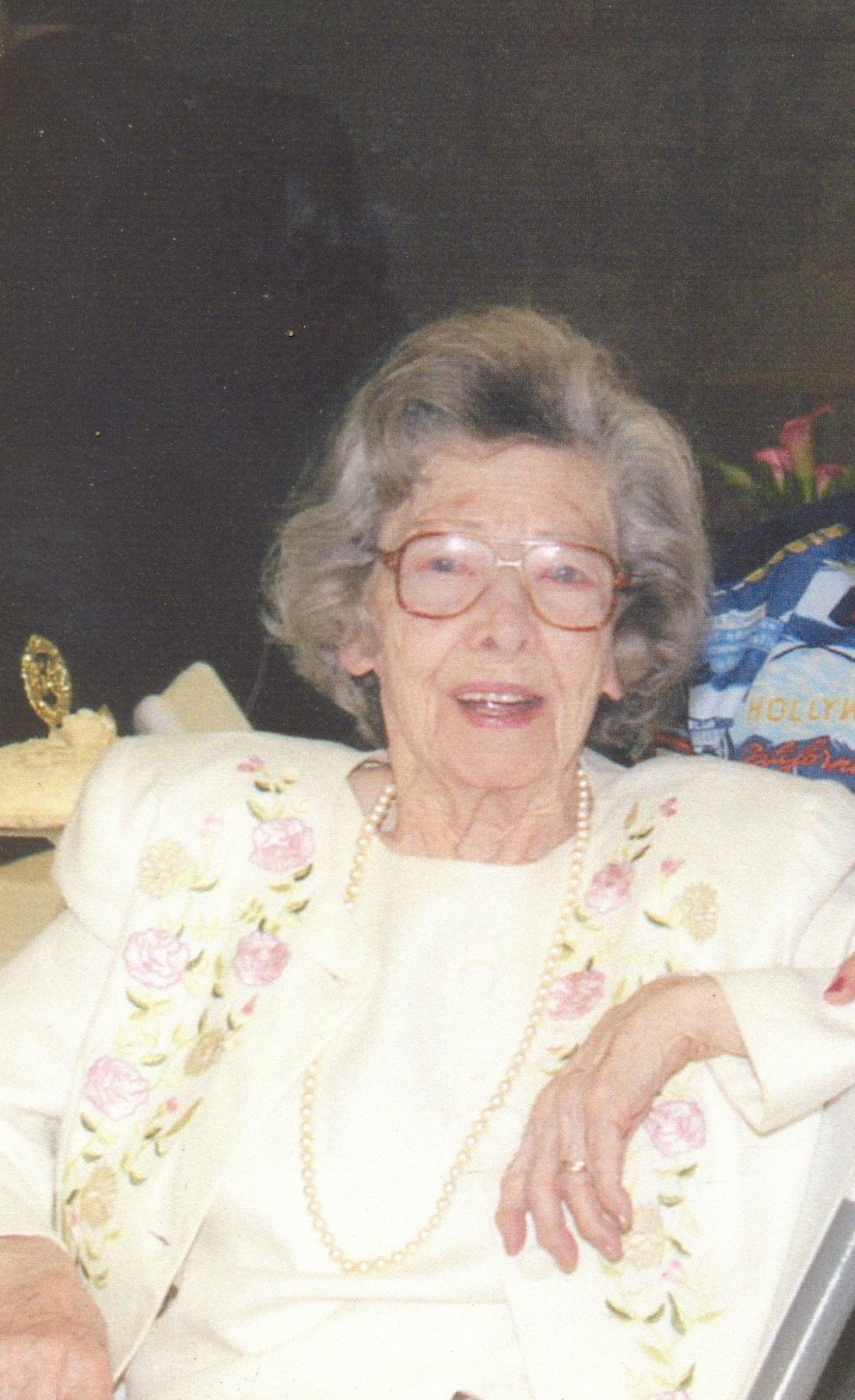 Obituary of Gladys Lucille Sharp