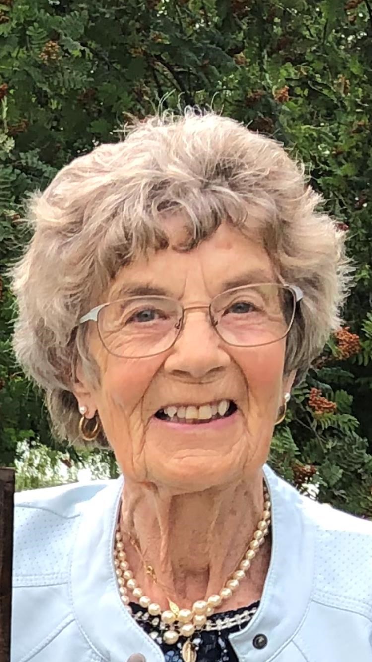 Obituary of Christine Margaret Long