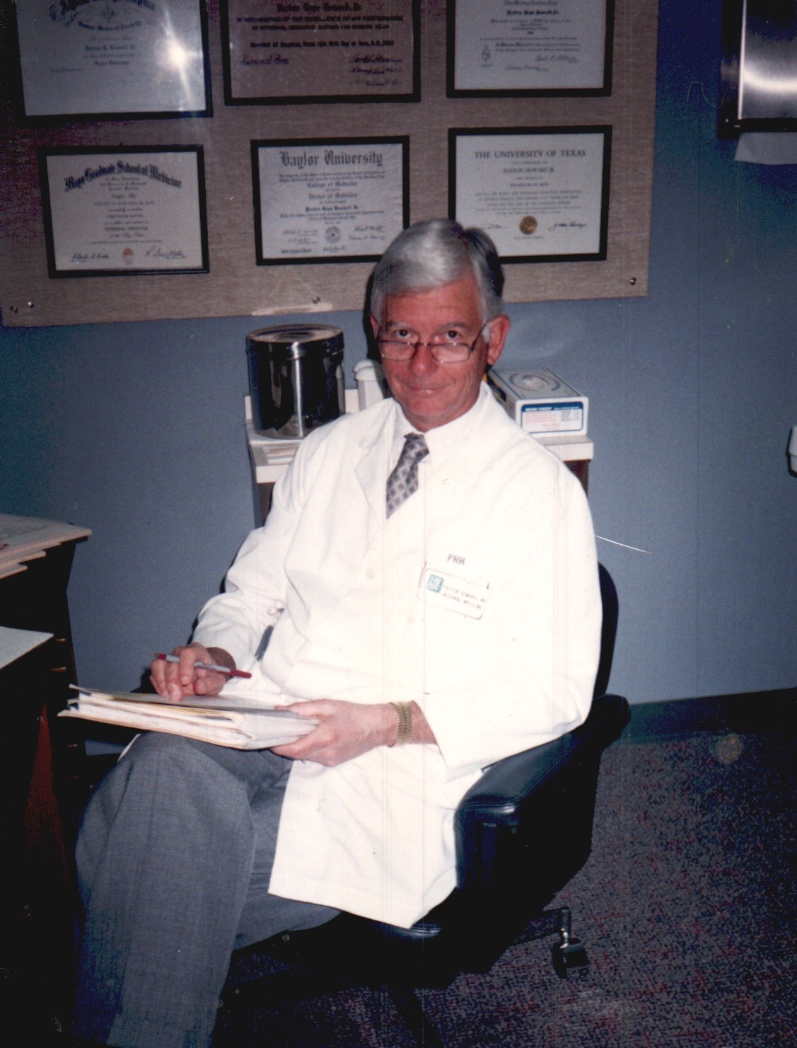 Obituary of Paxton Howard