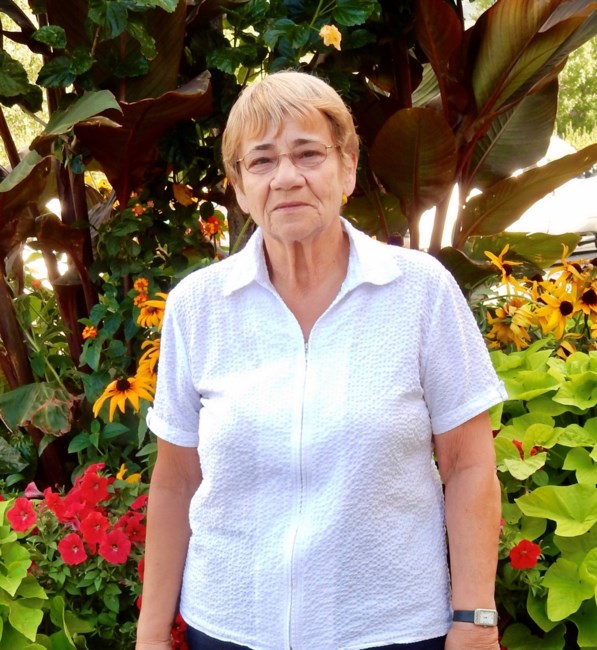 Obituario de Marjorie Elizabeth Adams
