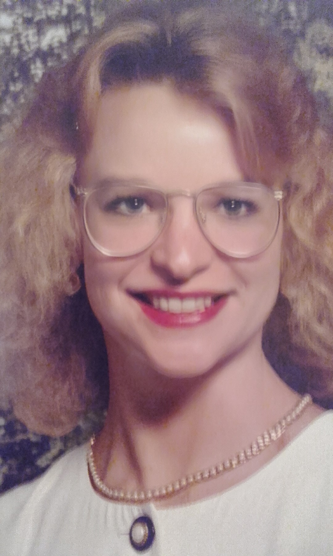 Obituario de Julie Gay Courtney Castillo