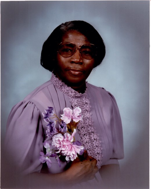 Obituary of Esmie Theresa Robinson