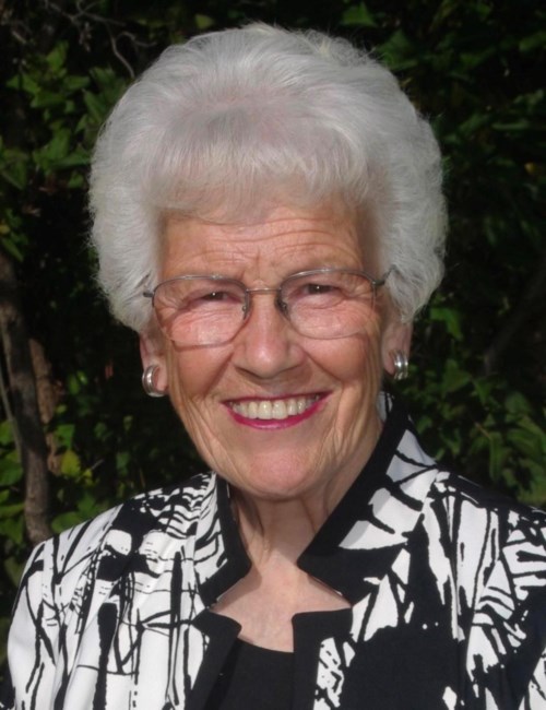 Obituary of Beverly Simmons Buss