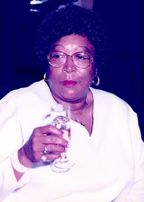 Obituario de Edna Mae Johnson