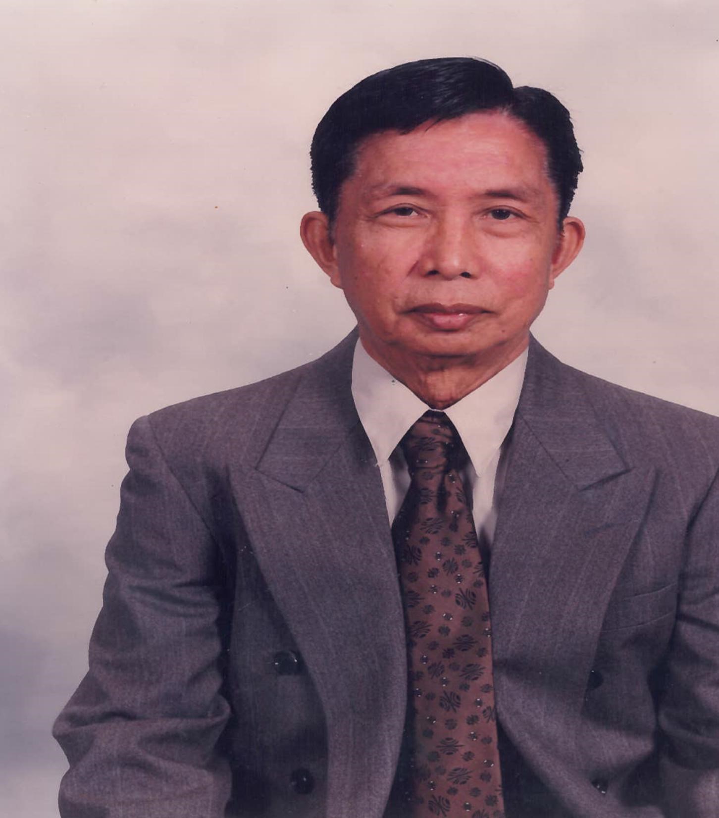 Obituary of Roberto C San Gil