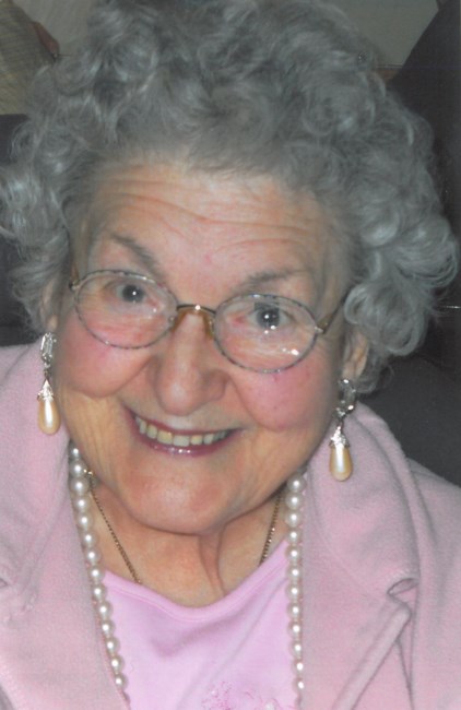 Obituary of Mrs. Evelyn Ladyshewsky