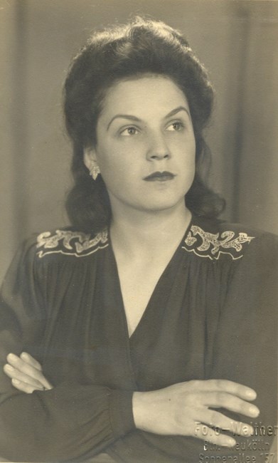 Obituary of Helga Iris Hollaway