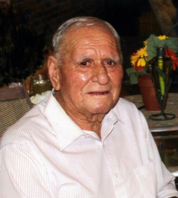 Obituary of Efrain Salinas
