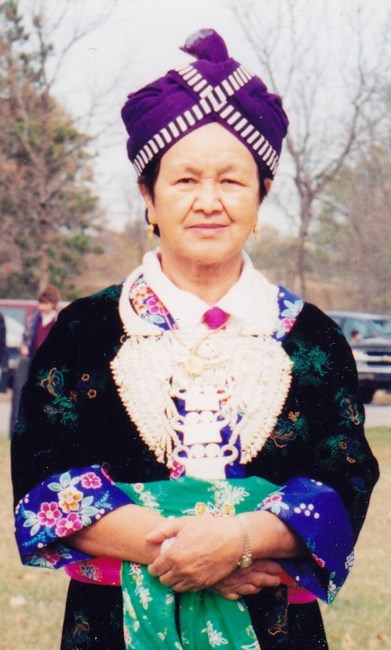 Obituary of Sue Vang