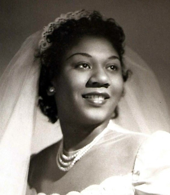 Obituary of Elaine E. Davis