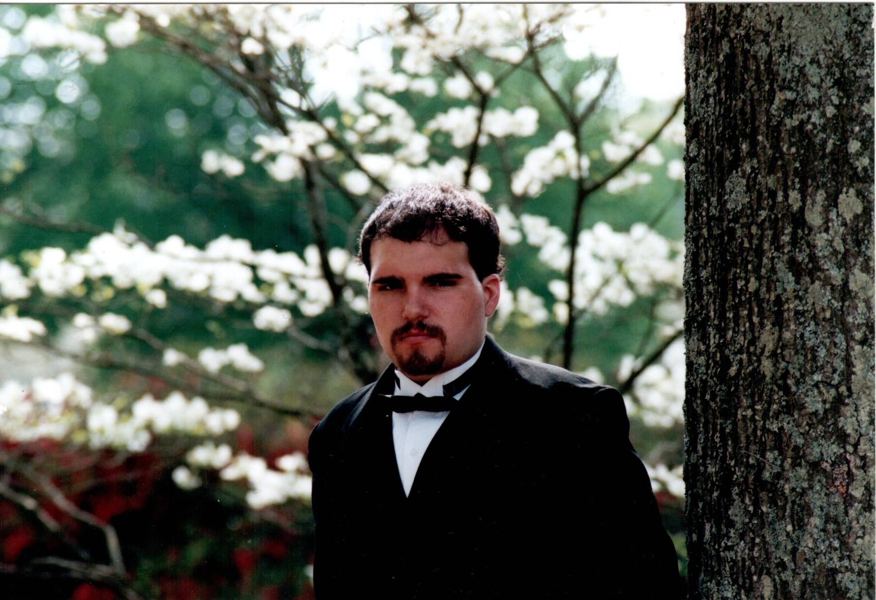 Obituary of Donald Everett Mills