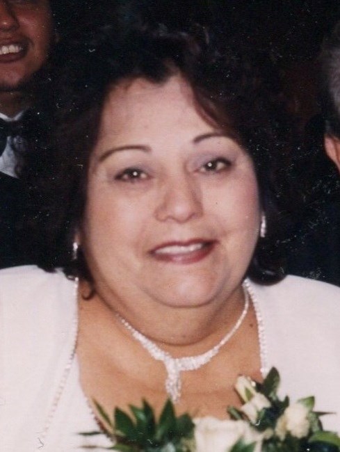 Obituary of Gloria Maria Flores