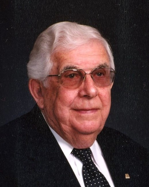 Obituary of Tom W. Lewis
