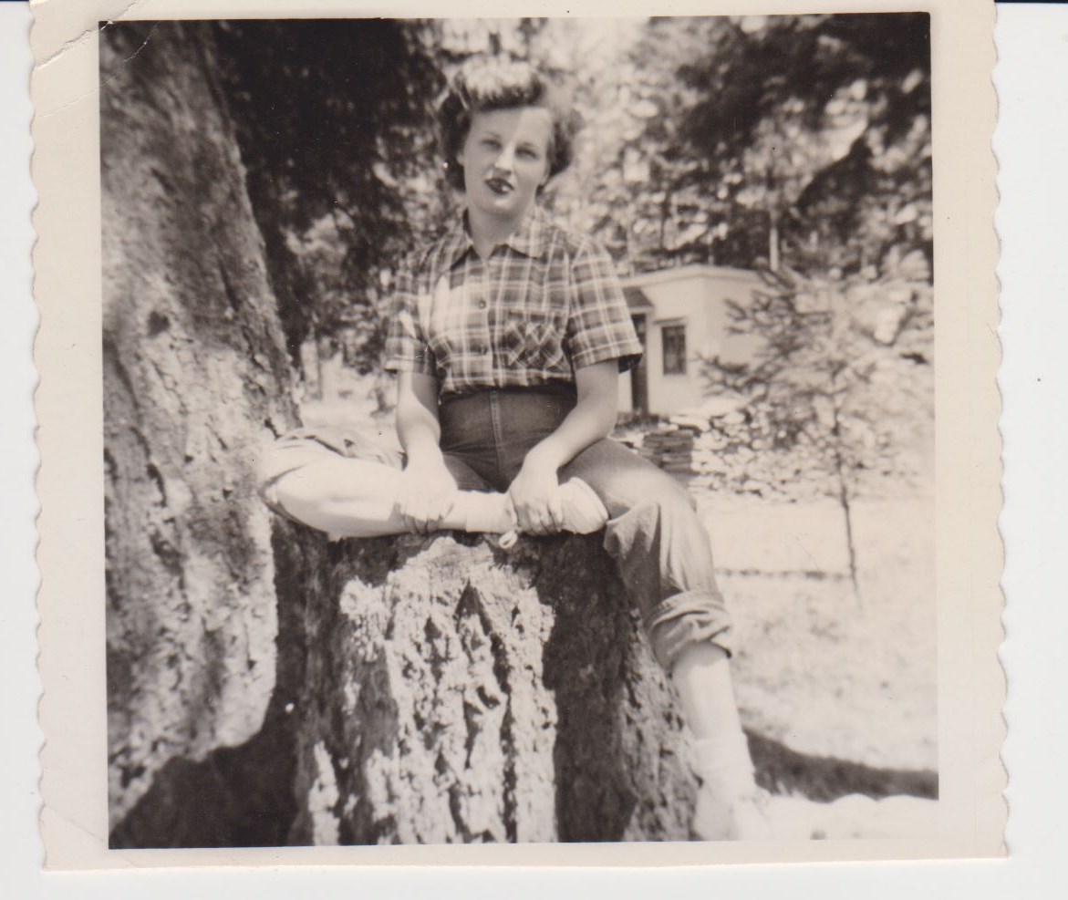 Obituary of Maxine D. Davis