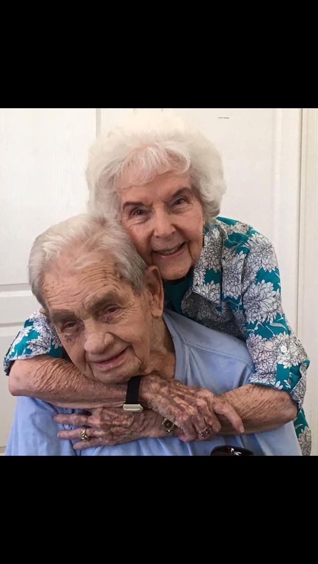 Obituary of John Russell and Patricia Mae Kniffen