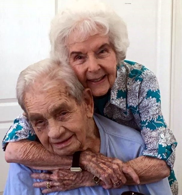 Obituary of John Russell and Patricia Mae Kniffen