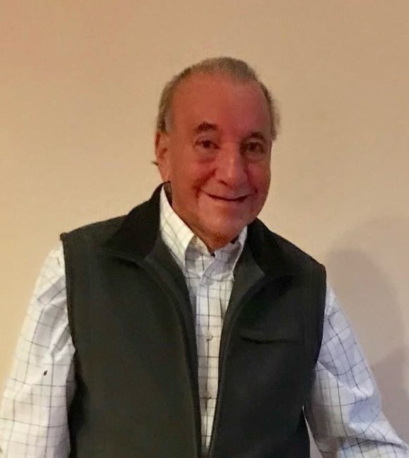 Obituary of Roberto Esteban Chavarria