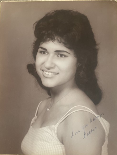 Obituario de Esther Puente Almogabar