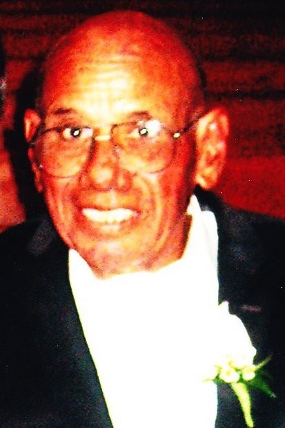 Obituario de William R. Aragones