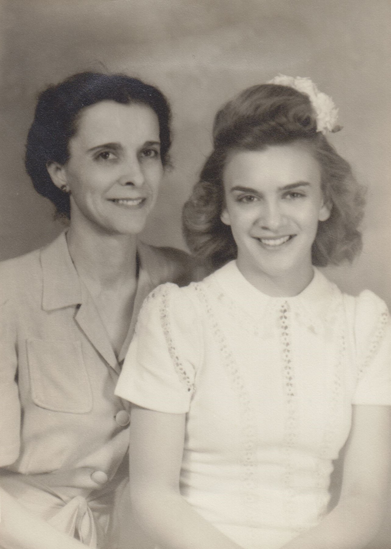 Elizabeth Hobgood  nackt