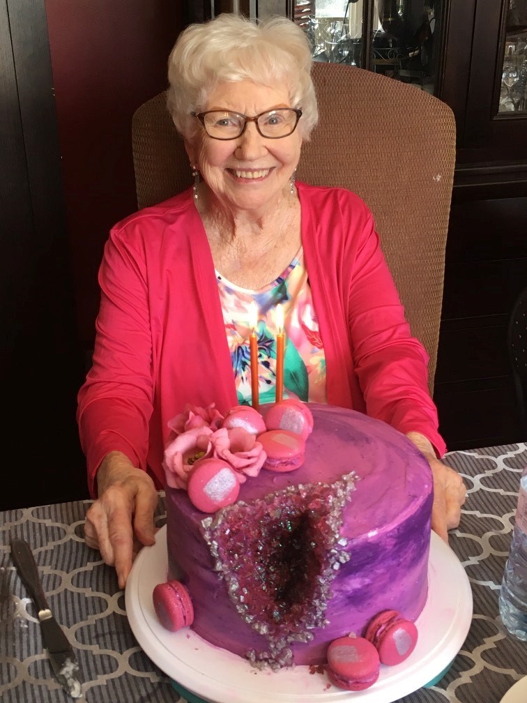 Avis de décès de Mary Eileen (nee Webb) Lewis