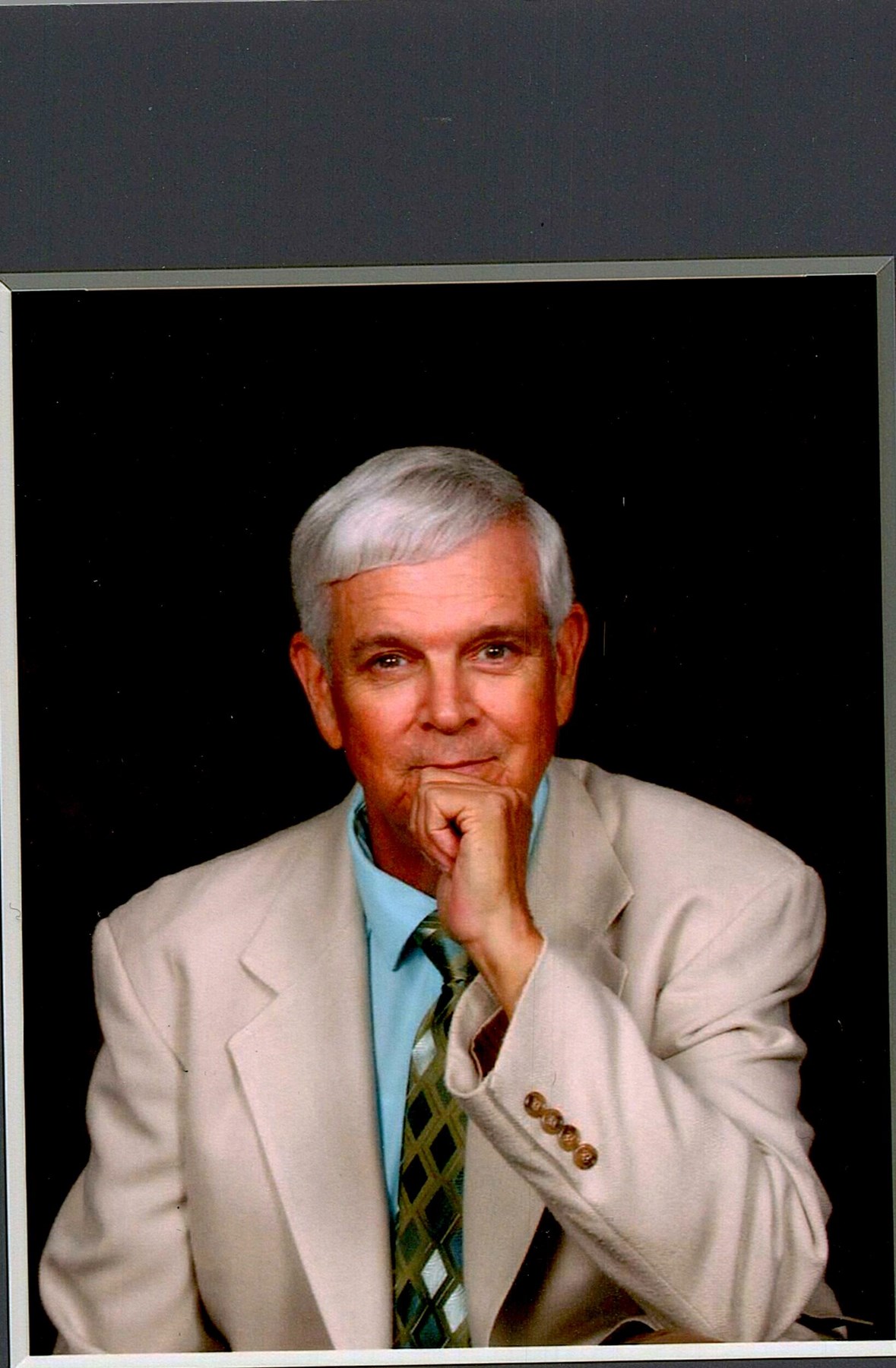 Obituary of Lawrence Robert Parris