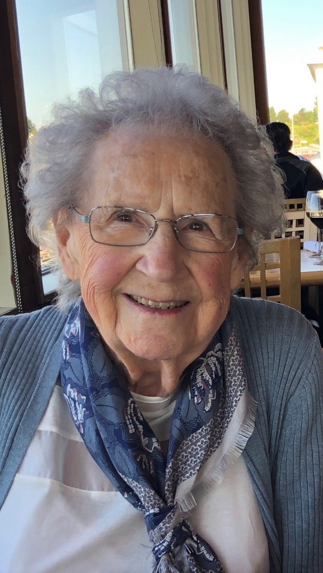 Obituary of Elizabeth Rosalle Emanuel