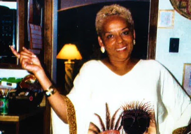 Obituary of Sharon Suzanne M. Holland