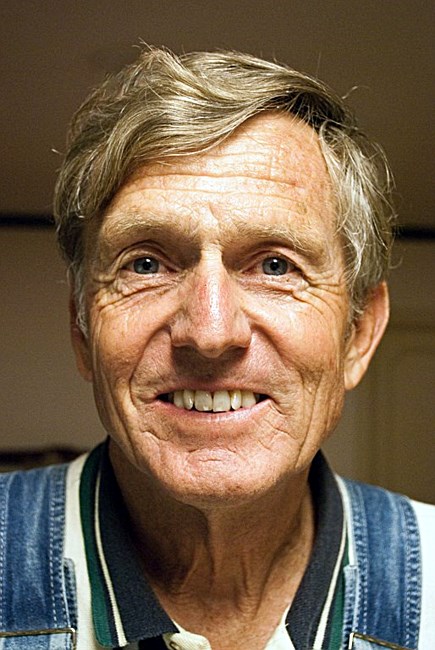 Avis de décès de John C. Howard