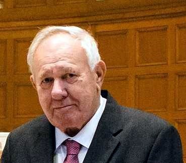 Obituary of Henry "Hank" G Heinrichs