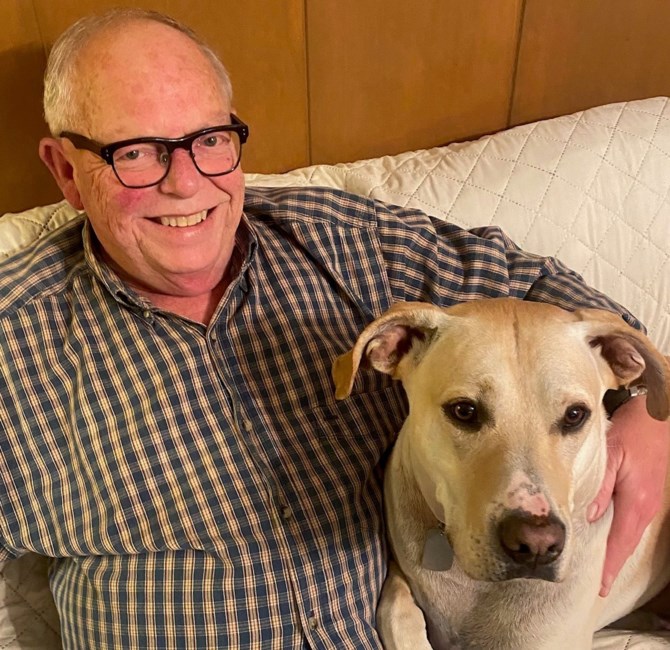 Obituario de William "Mike" Michael Six