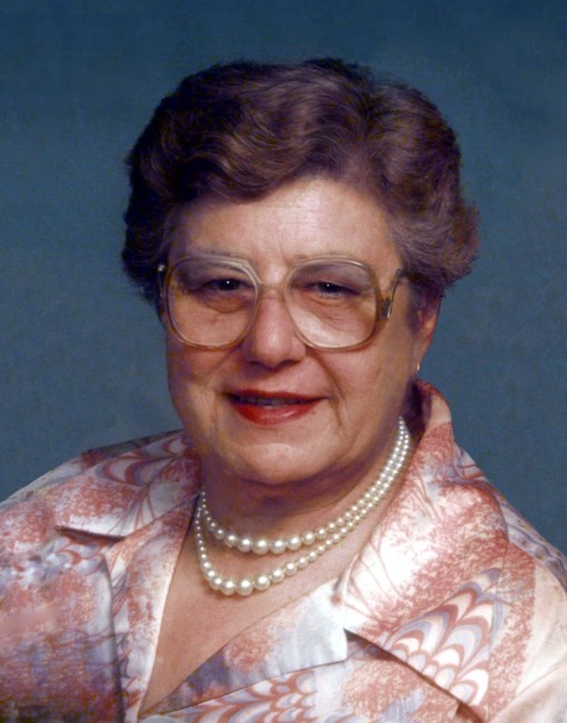 Obituario de Mrs. Helen Grieco Adams